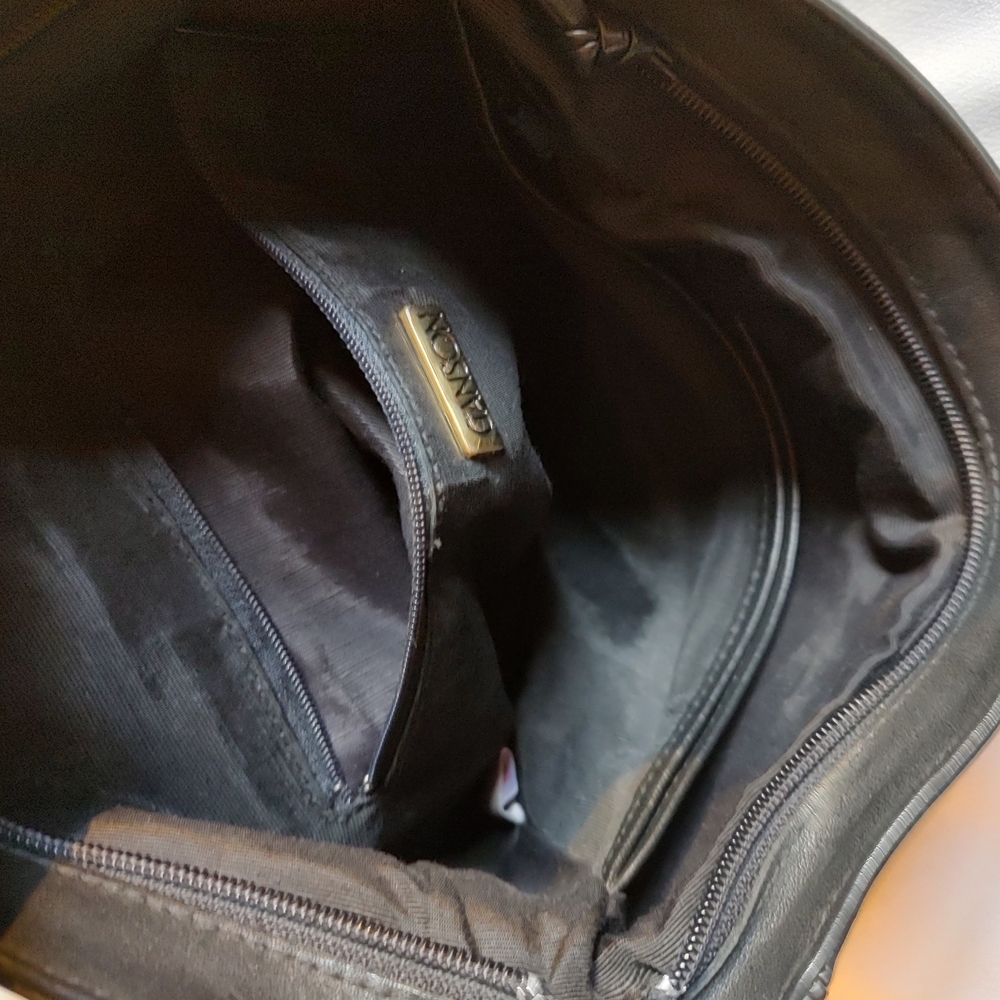 Elegant Black Leather Shoulder Bag - Picture 5 of 12